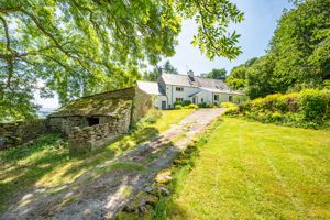 Front Elevation and Driveway- click for photo gallery
